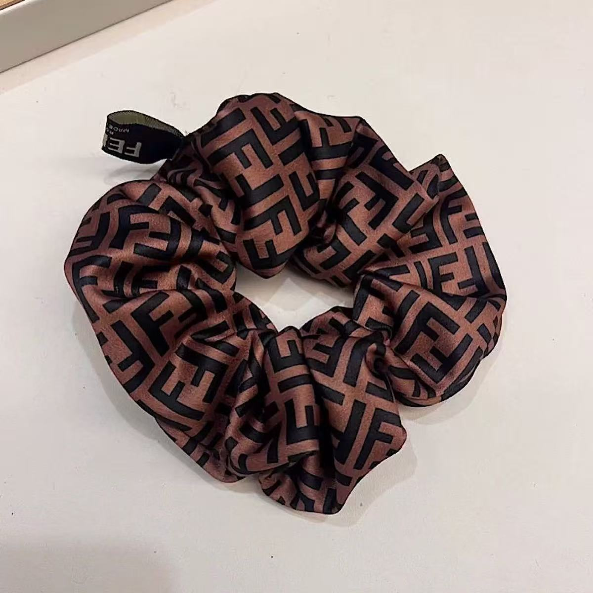 How to Choose Hair Accessories for Your Face Shape