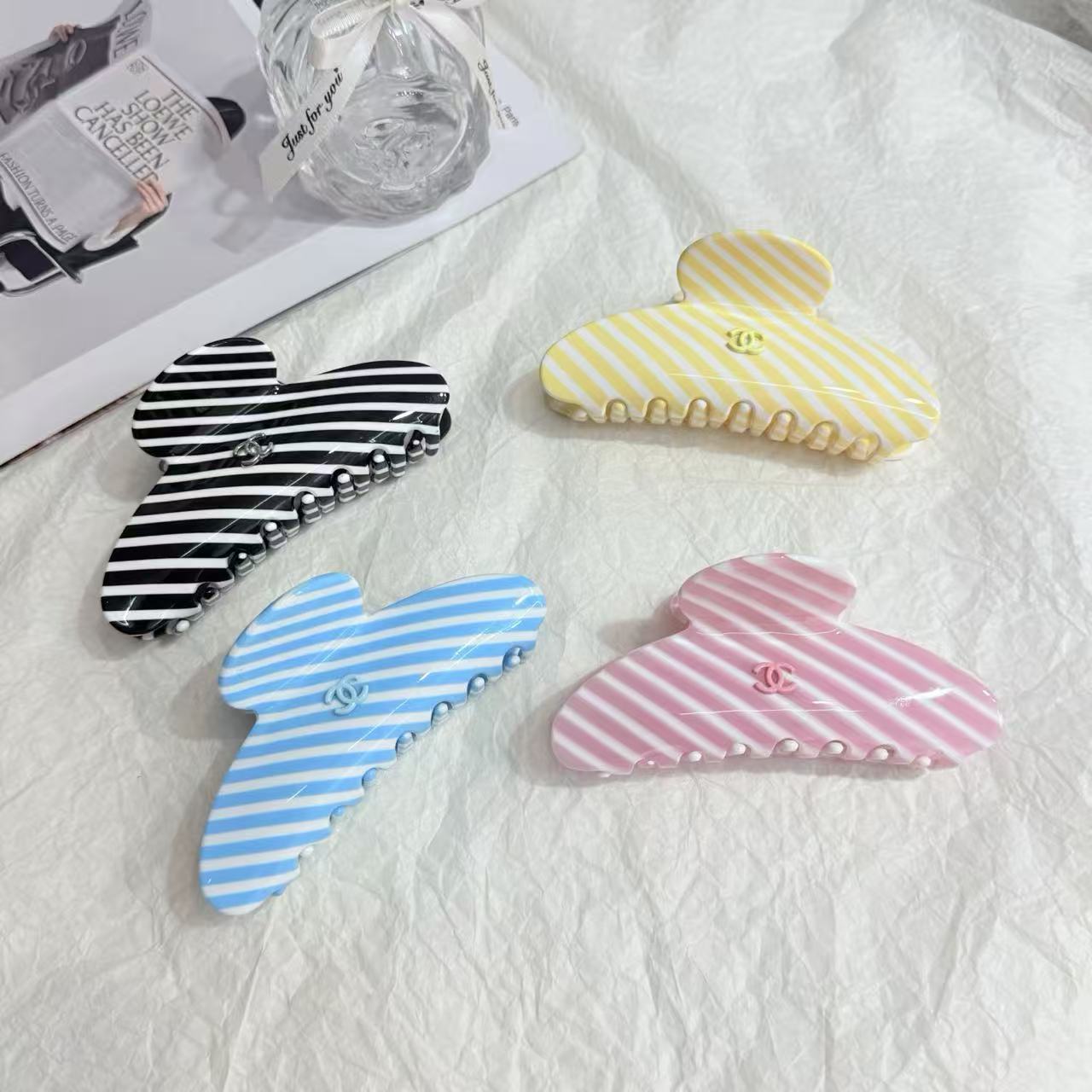 Mini claw clips — small and petite acetate styles