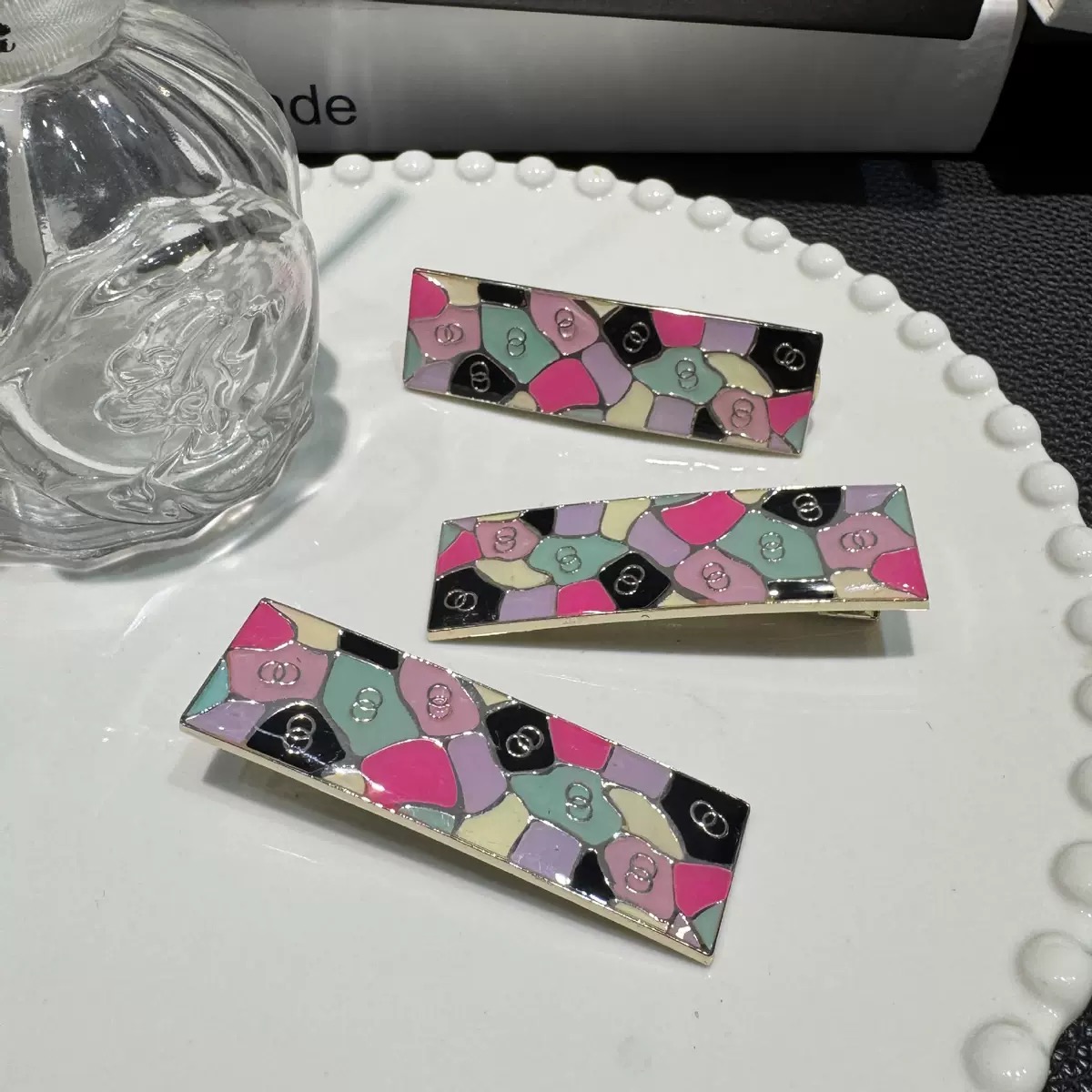 Jaw clips and banana clips resin