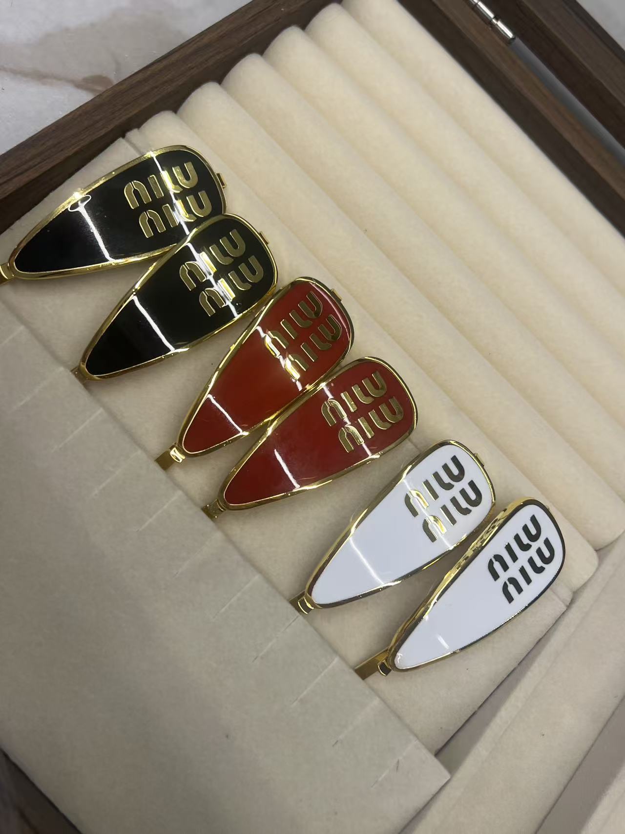 In-stock hair clip style 35